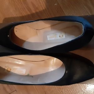 Vintage gucci evening pumps